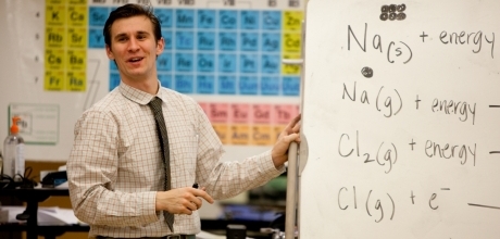 Photo of a faculty science member in SWW